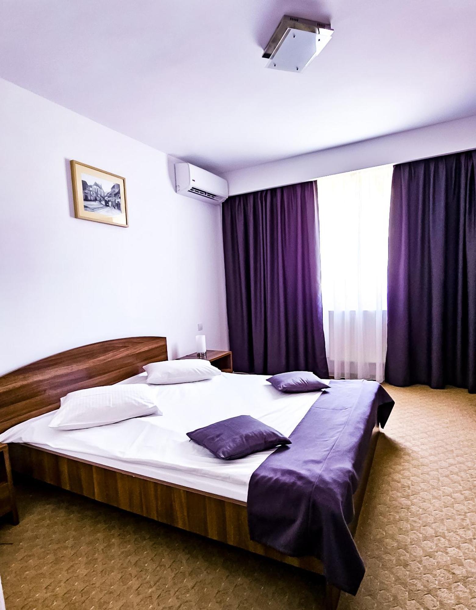 Hotel Eden Sibiu Bagian luar foto