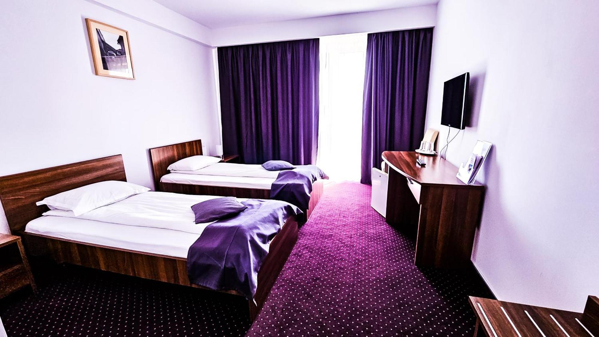 Hotel Eden Sibiu Bagian luar foto